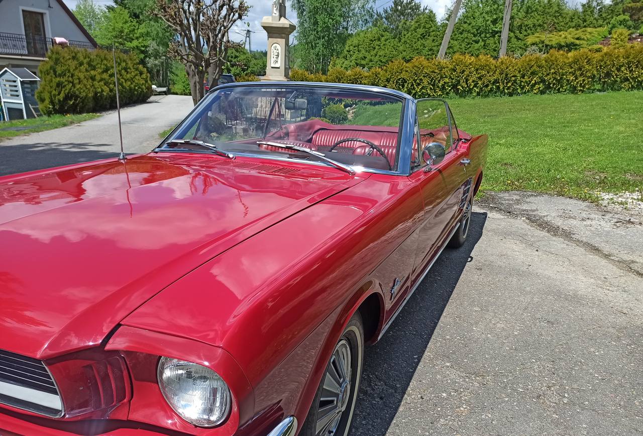 Ford MUSTANG Cabrio