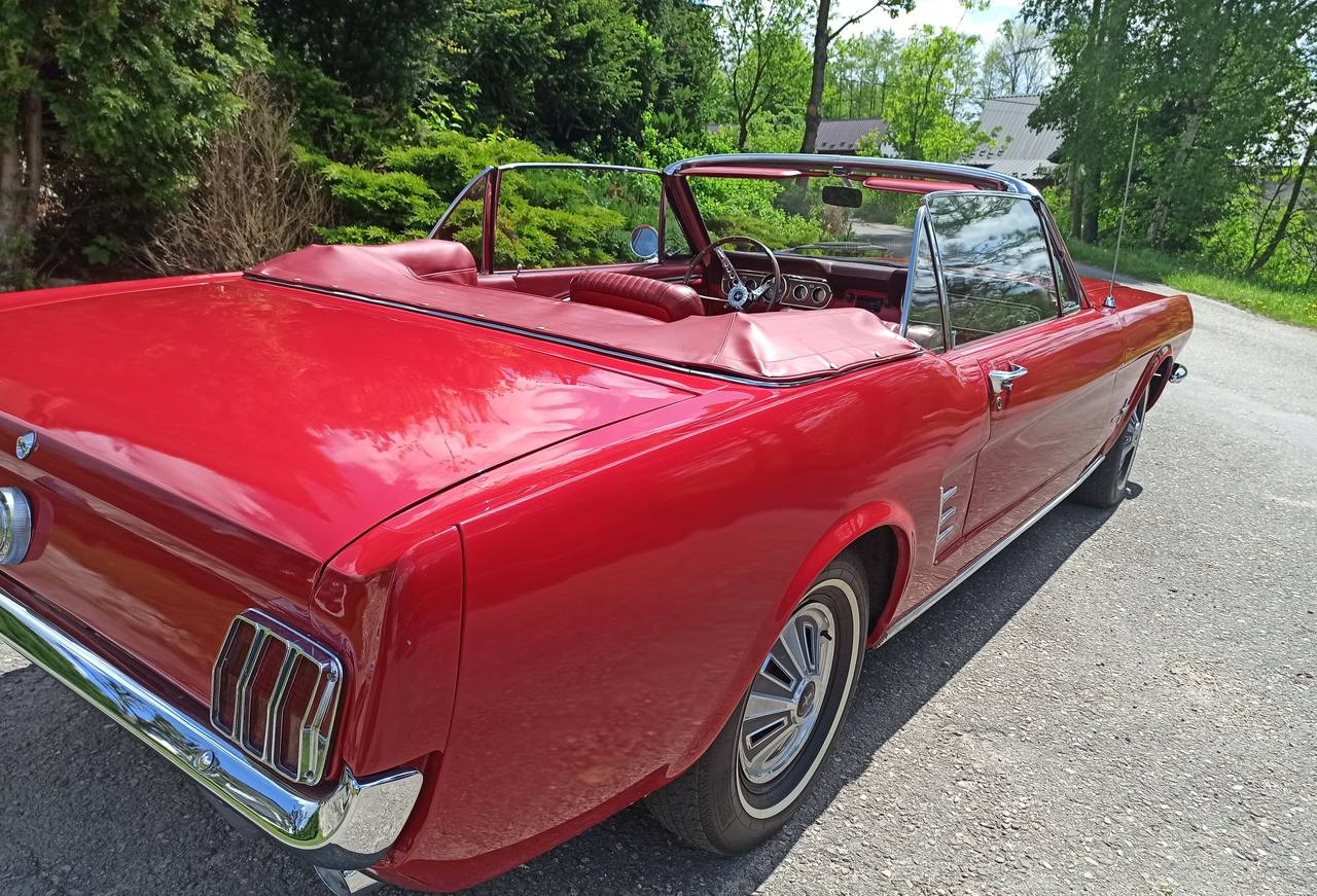 Ford MUSTANG Cabrio