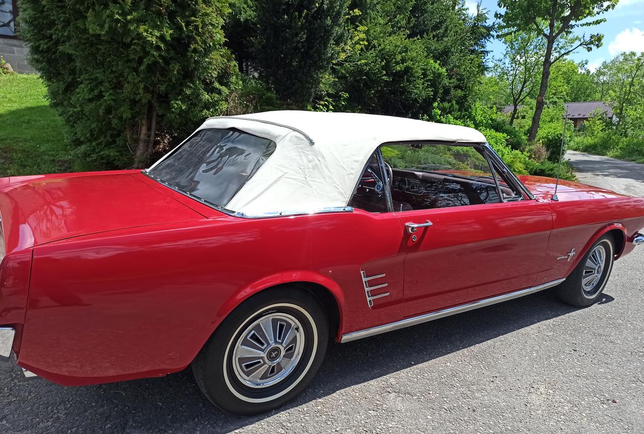 Ford MUSTANG Cabrio