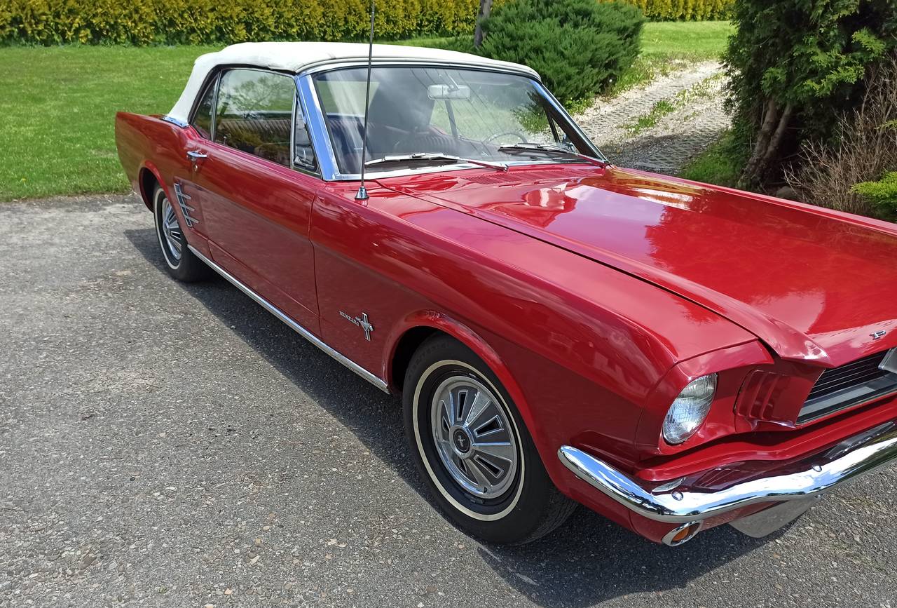 Ford MUSTANG Cabrio