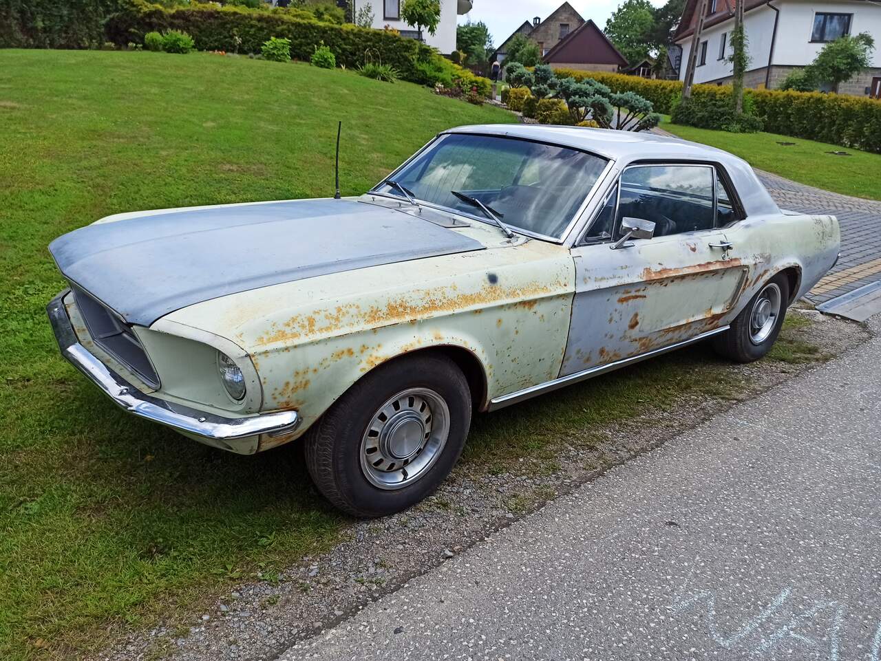 Ford Mustang 68 v8 Ccode